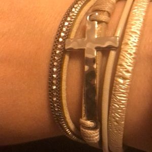 ⭐️Anthro Leather Boho Bracelet⭐️